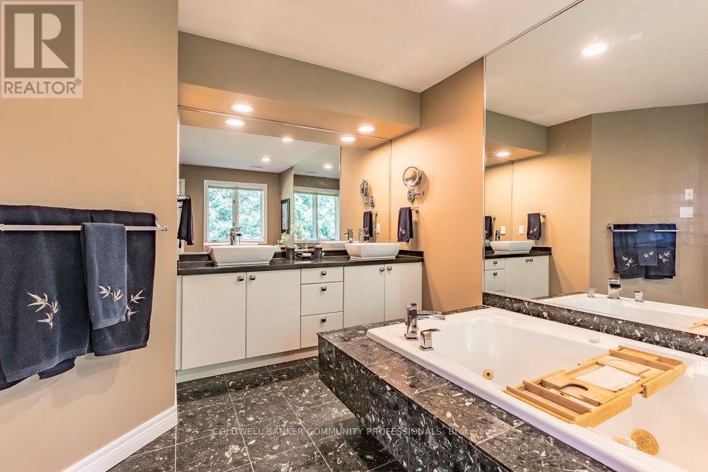 223 Briar Hill Crescent, Hamilton, Ontario  L9G 3M9 - Photo 13 - X12628008