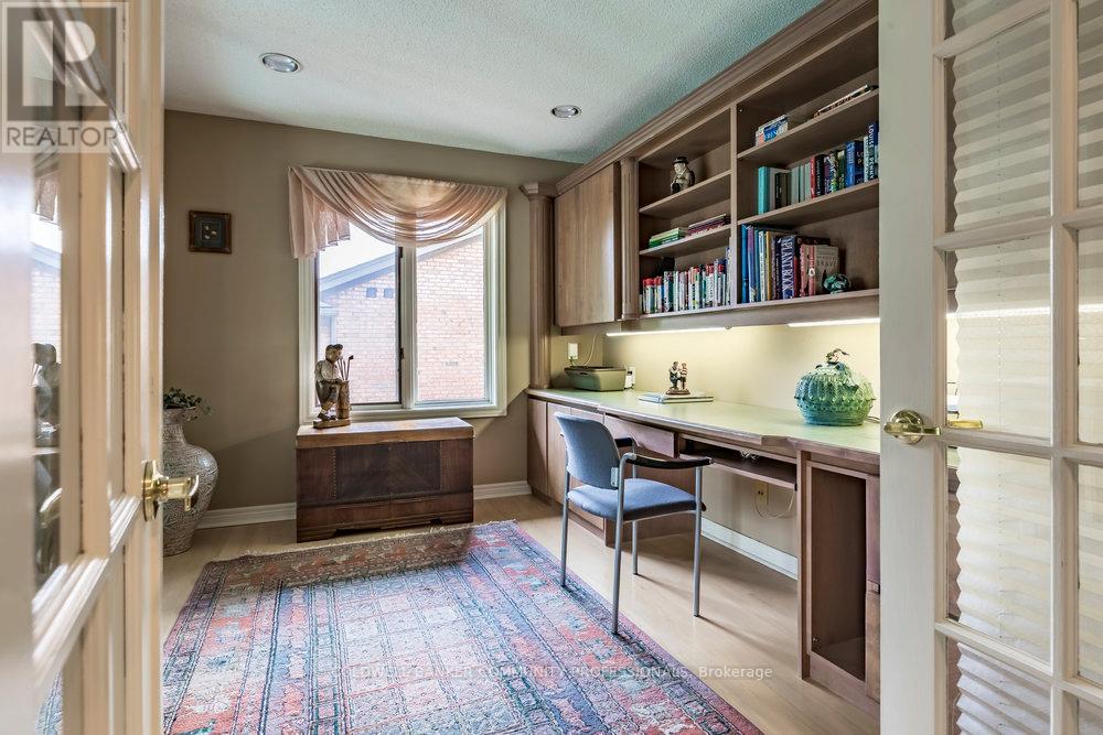 223 Briar Hill Crescent, Hamilton, Ontario  L9G 3M9 - Photo 15 - X12628008