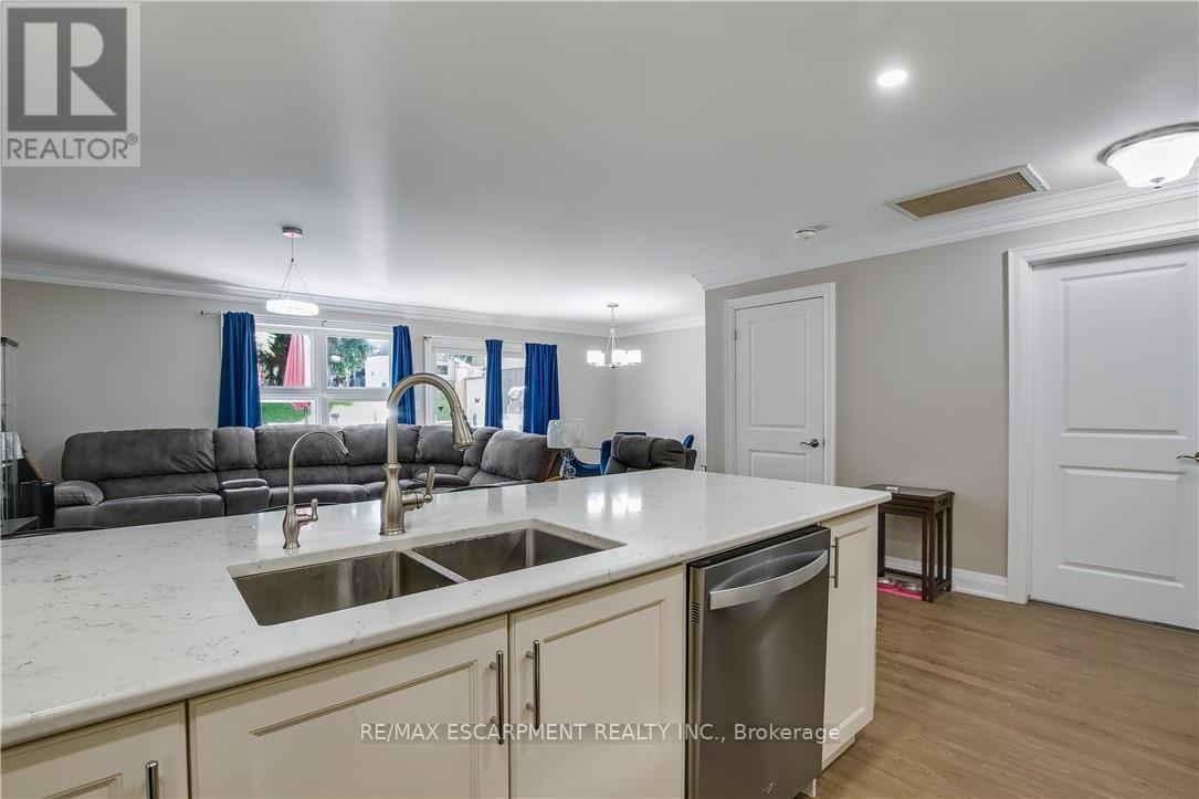 13 Sister Varga Terrace, Hamilton, Ontario  L9B 1T8 - Photo 8 - X12628020