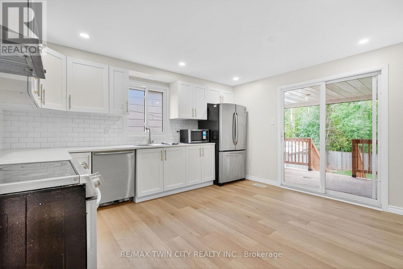 120 Westheights Drive, Kitchener, Ontario  N2N 1J9 - Photo 4 - X12628048