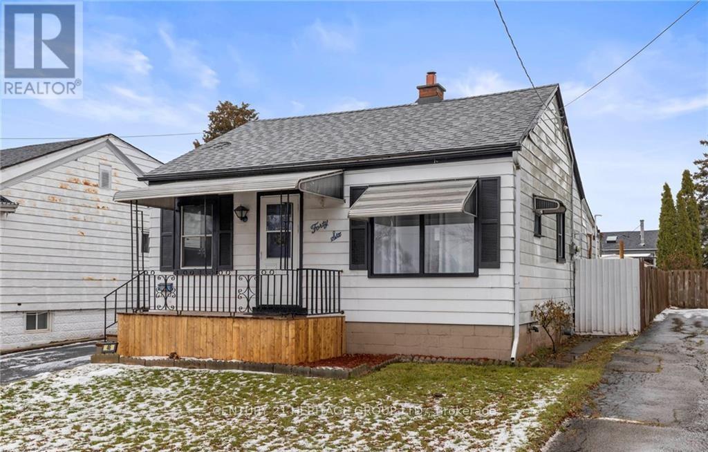 46 Adeline Avenue, Hamilton, Ontario  L8H 5T4 - Photo 2 - X12628104