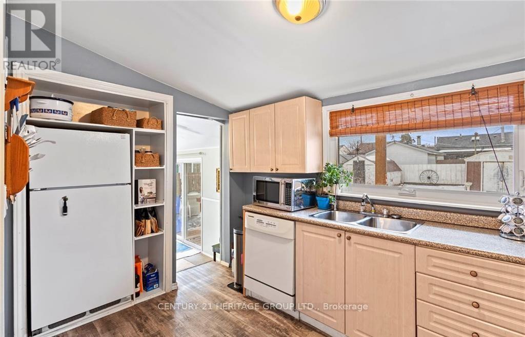 46 Adeline Avenue, Hamilton, Ontario  L8H 5T4 - Photo 8 - X12628104