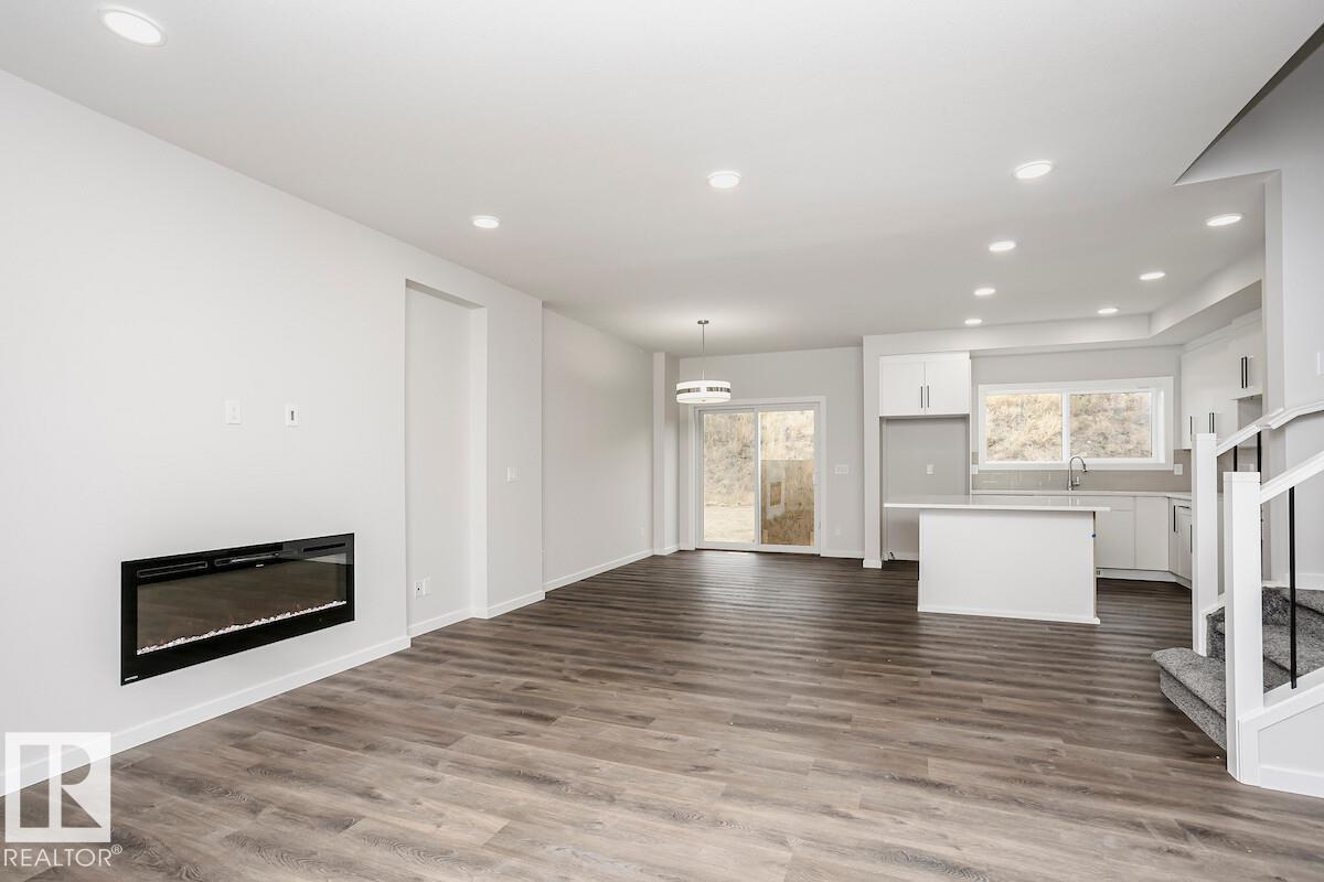 4517 Warbler Lo Nw, Edmonton, Alberta  T5S 0S7 - Photo 2 - E4467957