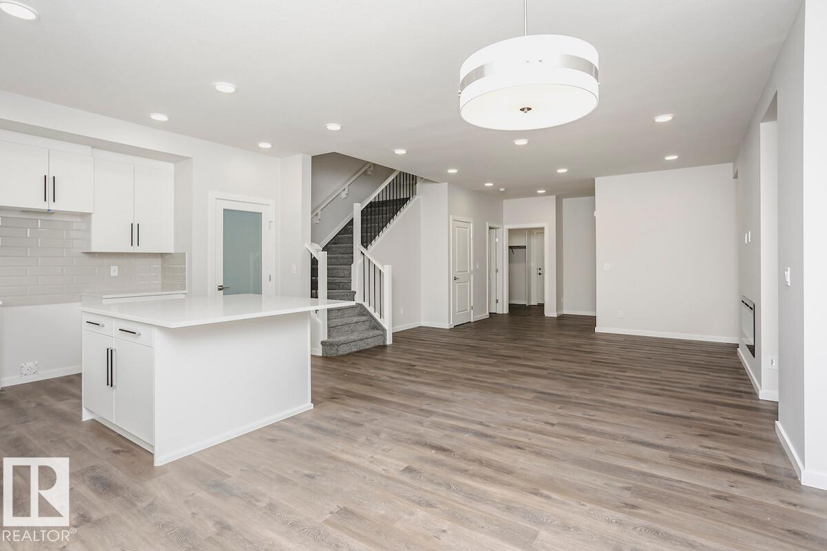 4517 Warbler Lo Nw, Edmonton, Alberta  T5S 0S7 - Photo 6 - E4467957