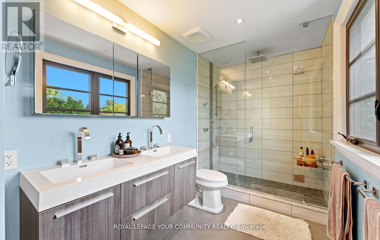 12 Glenview Drive, Aurora, Ontario  L4G 2G8 - Photo 22 - N12463752