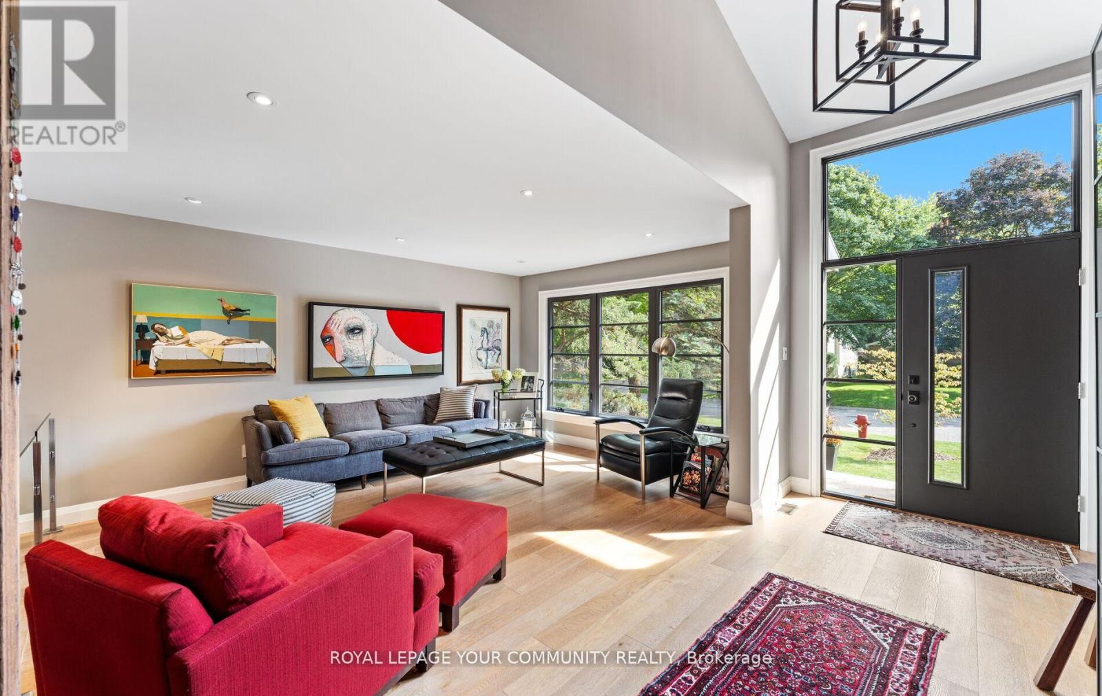 12 Glenview Drive, Aurora, Ontario  L4G 2G8 - Photo 4 - N12463752