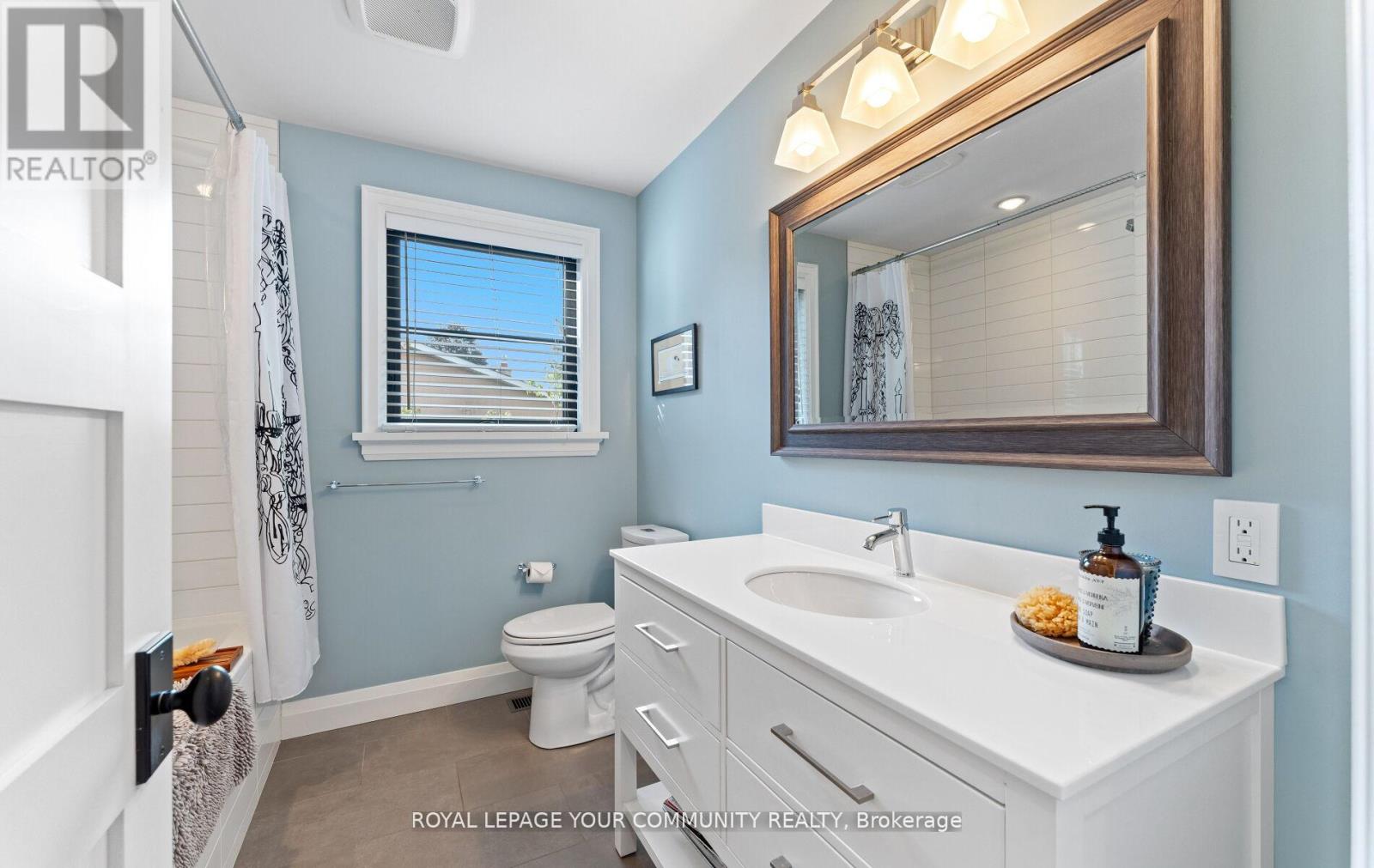 12 Glenview Drive, Aurora, Ontario  L4G 2G8 - Photo 24 - N12463752