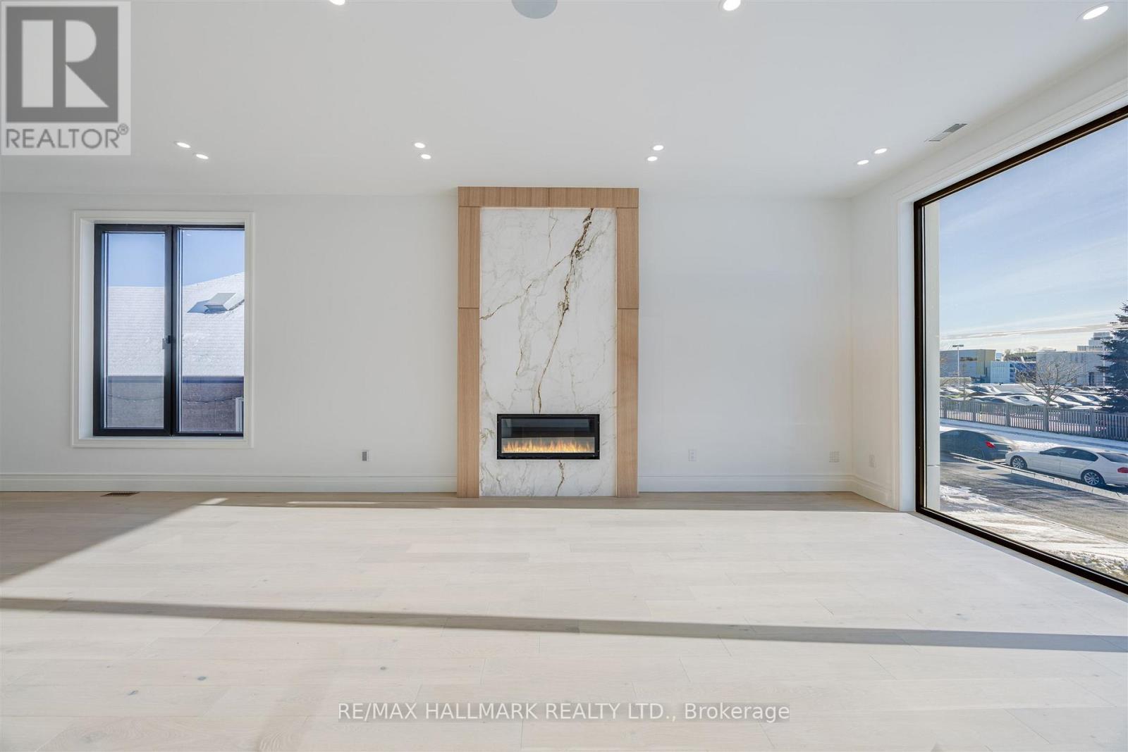 230 Townsgate Drive, Vaughan, Ontario  L4J 8J5 - Photo 10 - N12616208