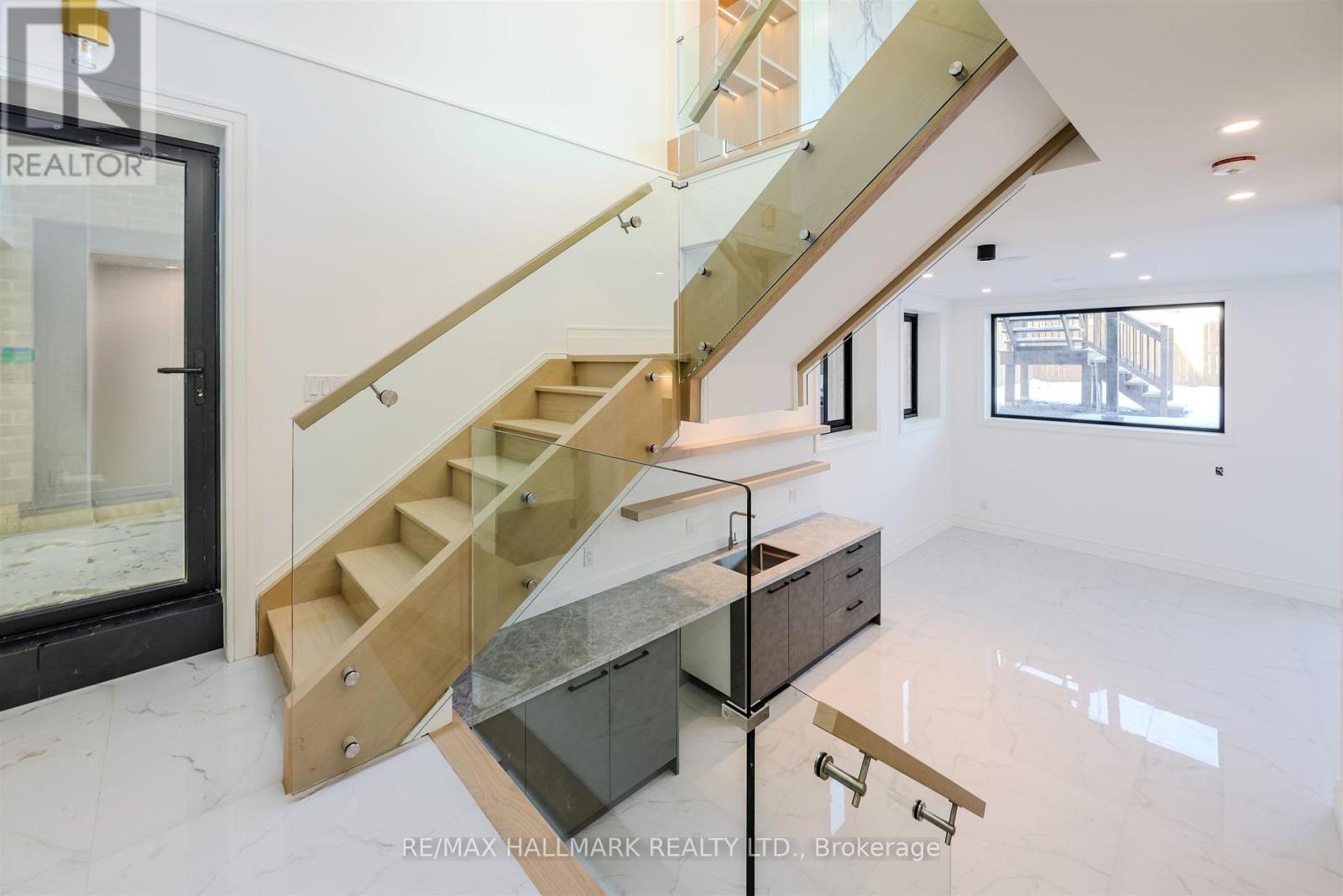 230 Townsgate Drive, Vaughan, Ontario  L4J 8J5 - Photo 31 - N12616208