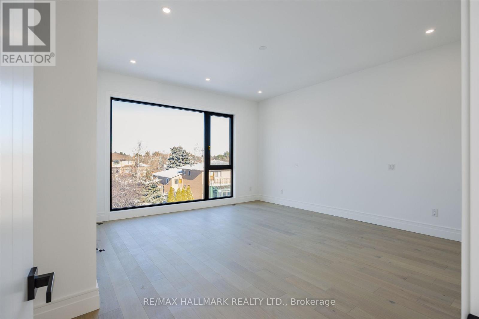 230 Townsgate Drive, Vaughan, Ontario  L4J 8J5 - Photo 20 - N12616208