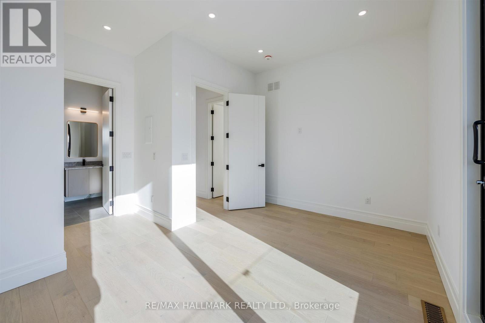 230 Townsgate Drive, Vaughan, Ontario  L4J 8J5 - Photo 26 - N12616208