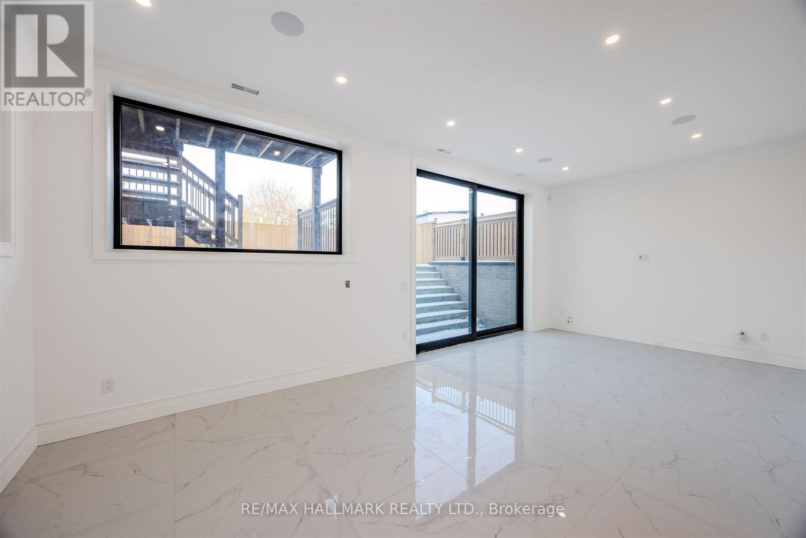 230 Townsgate Drive, Vaughan, Ontario  L4J 8J5 - Photo 33 - N12616208