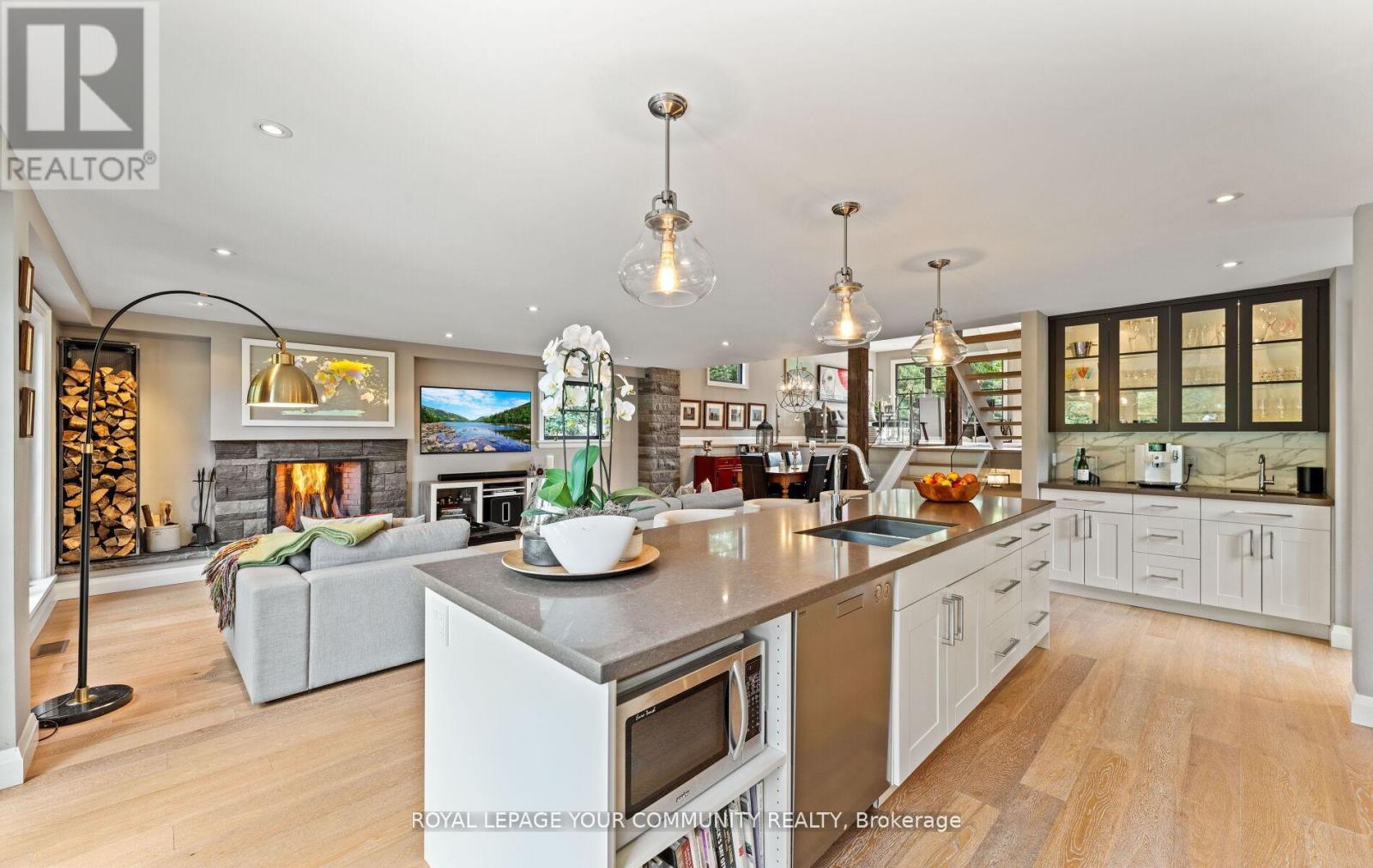 12 Glenview Drive, Aurora, Ontario  L4G 2G8 - Photo 9 - N12463752