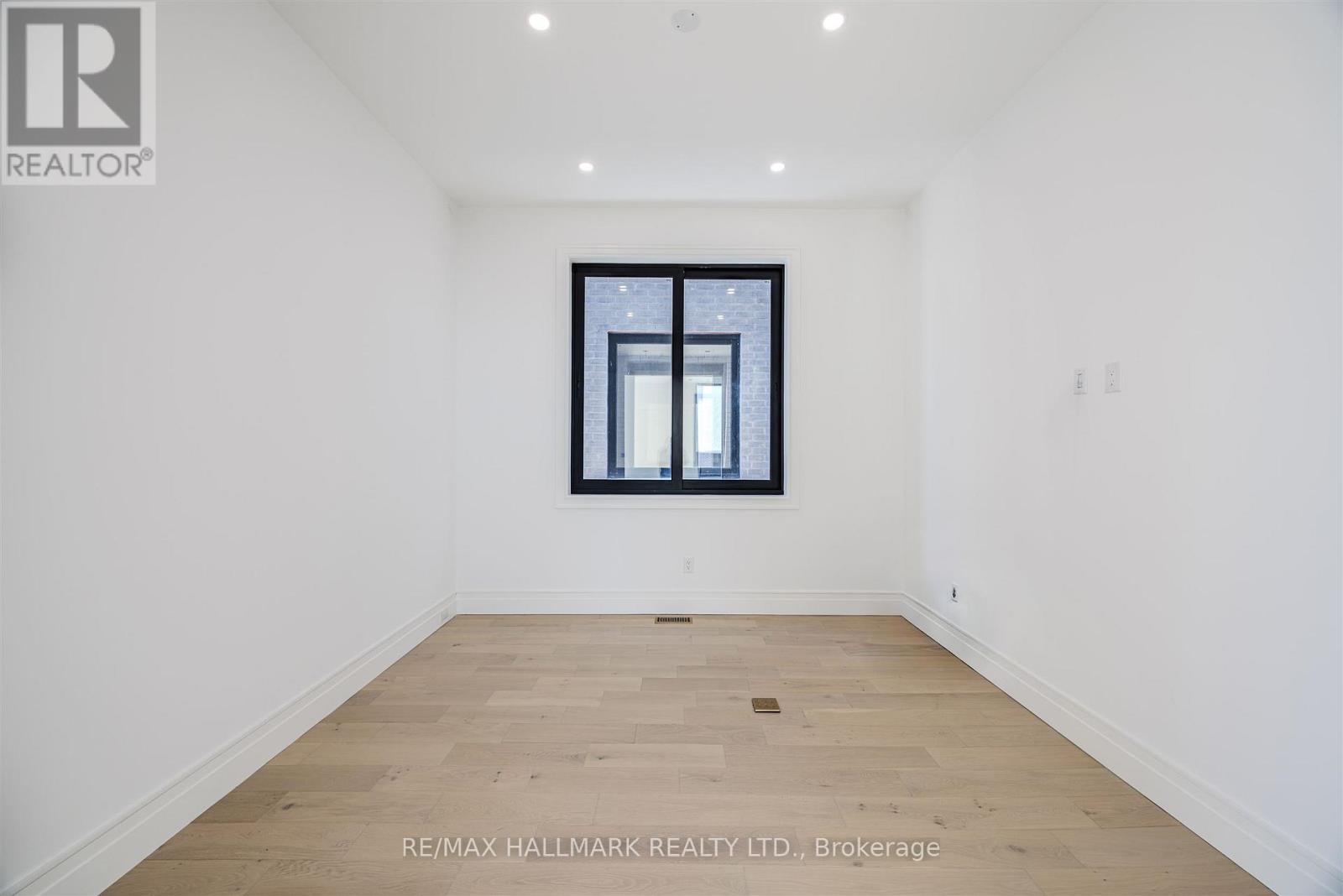 230 Townsgate Drive, Vaughan, Ontario  L4J 8J5 - Photo 12 - N12616208