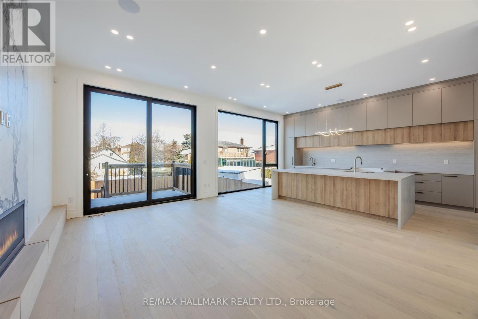 230 Townsgate Drive, Vaughan, Ontario  L4J 8J5 - Photo 14 - N12616208