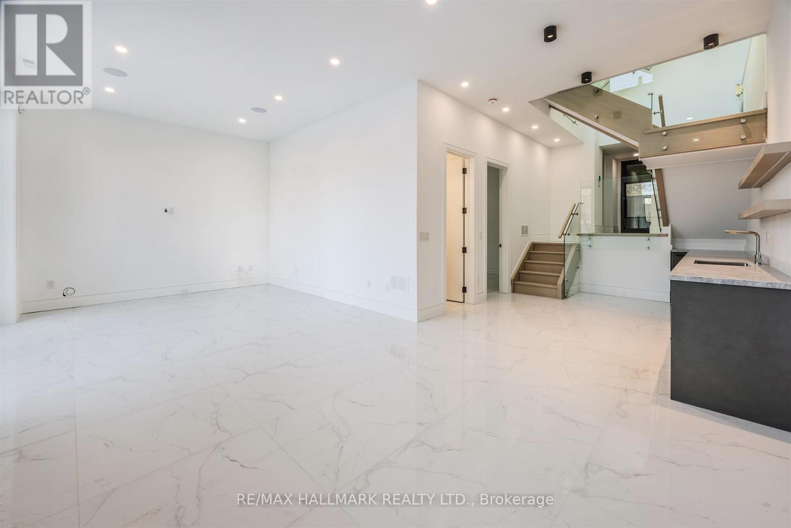 230 Townsgate Drive, Vaughan, Ontario  L4J 8J5 - Photo 32 - N12616208