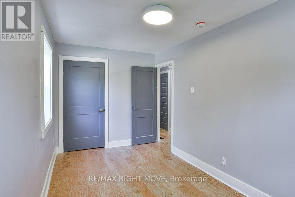 299 Mary Street, Orillia, Ontario  L3V 3E9 - Photo 10 - S12383554