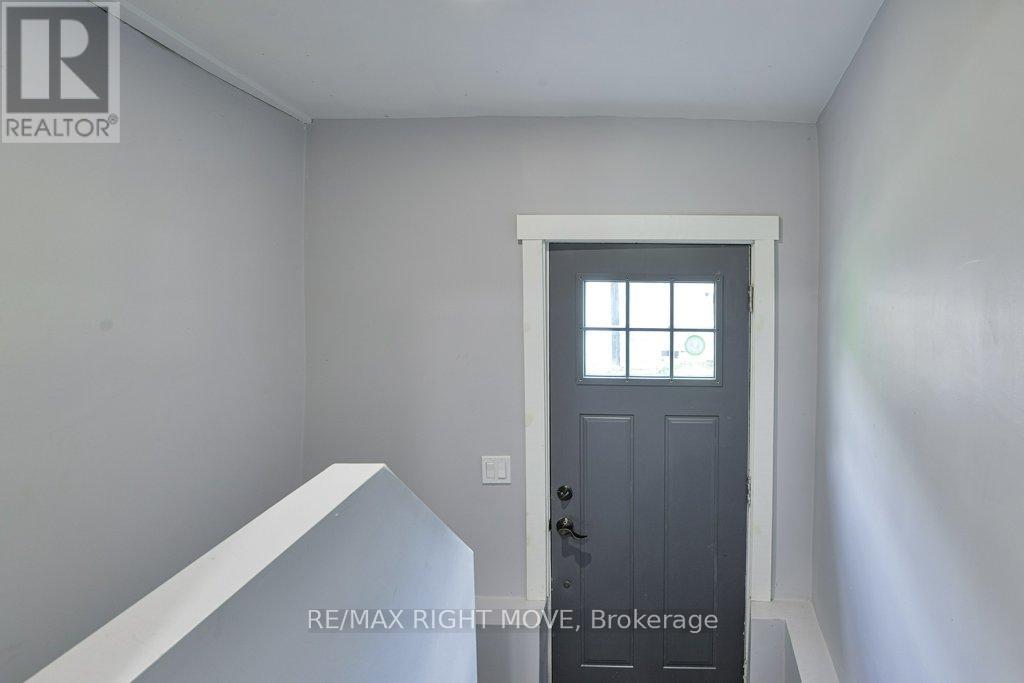 299 Mary Street, Orillia, Ontario  L3V 3E9 - Photo 21 - S12383554