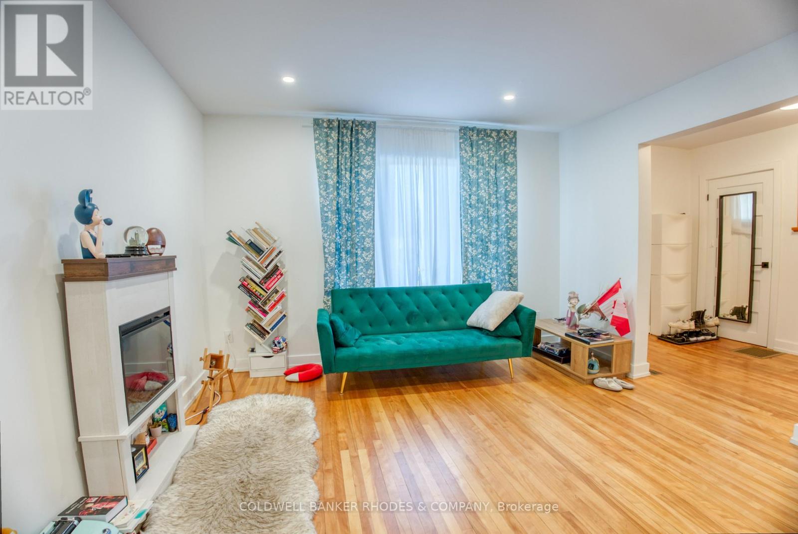 191 Springfield Road, Ottawa, Ontario  K1M 1C3 - Photo 3 - X12627612