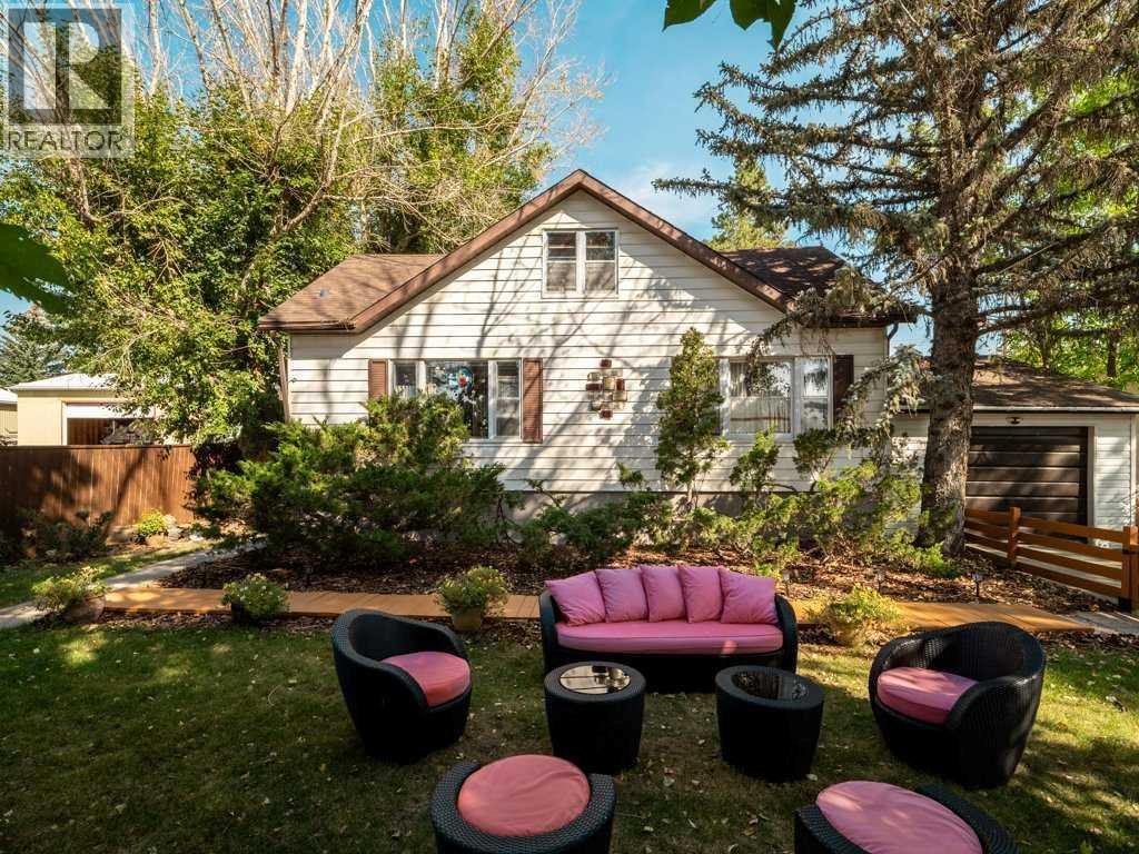 121 Center Avenue, Milk River, Alberta