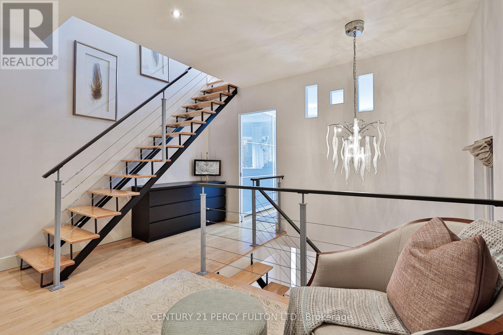 536 Crawford Street, Toronto, Ontario  M6G 3J8 - Photo 12 - C12628210