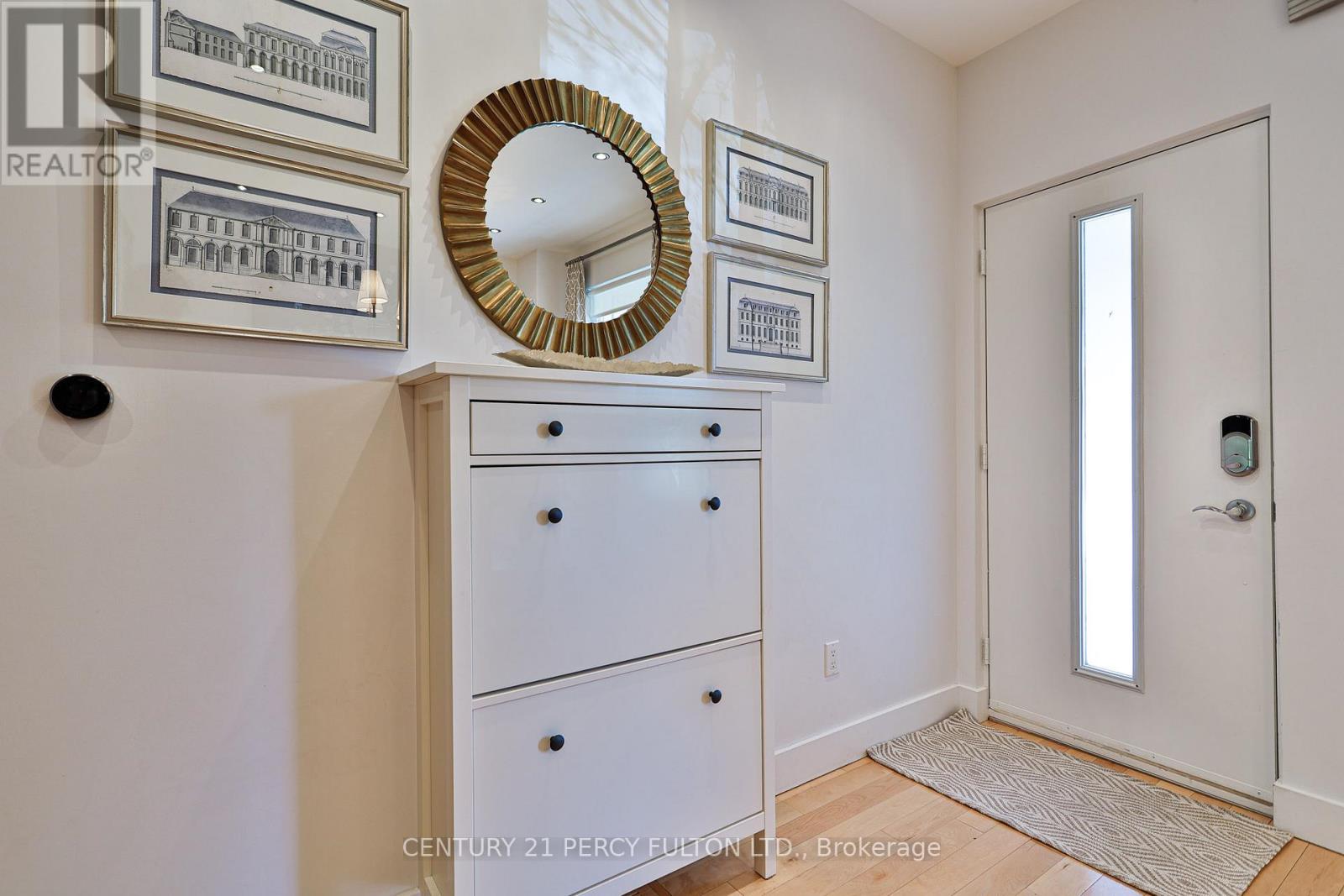 536 Crawford Street, Toronto, Ontario  M6G 3J8 - Photo 4 - C12628210