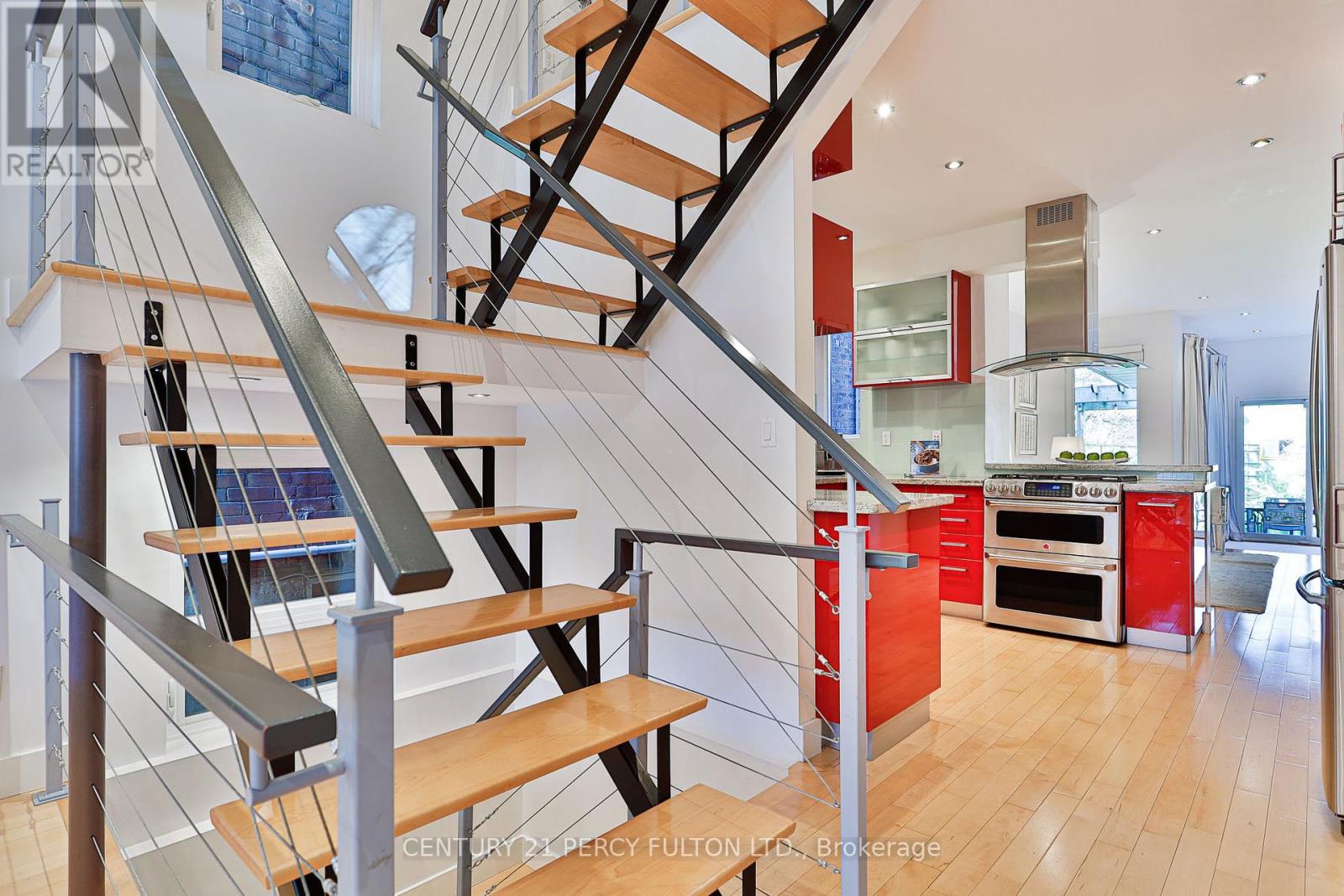 536 Crawford Street, Toronto, Ontario  M6G 3J8 - Photo 5 - C12628210