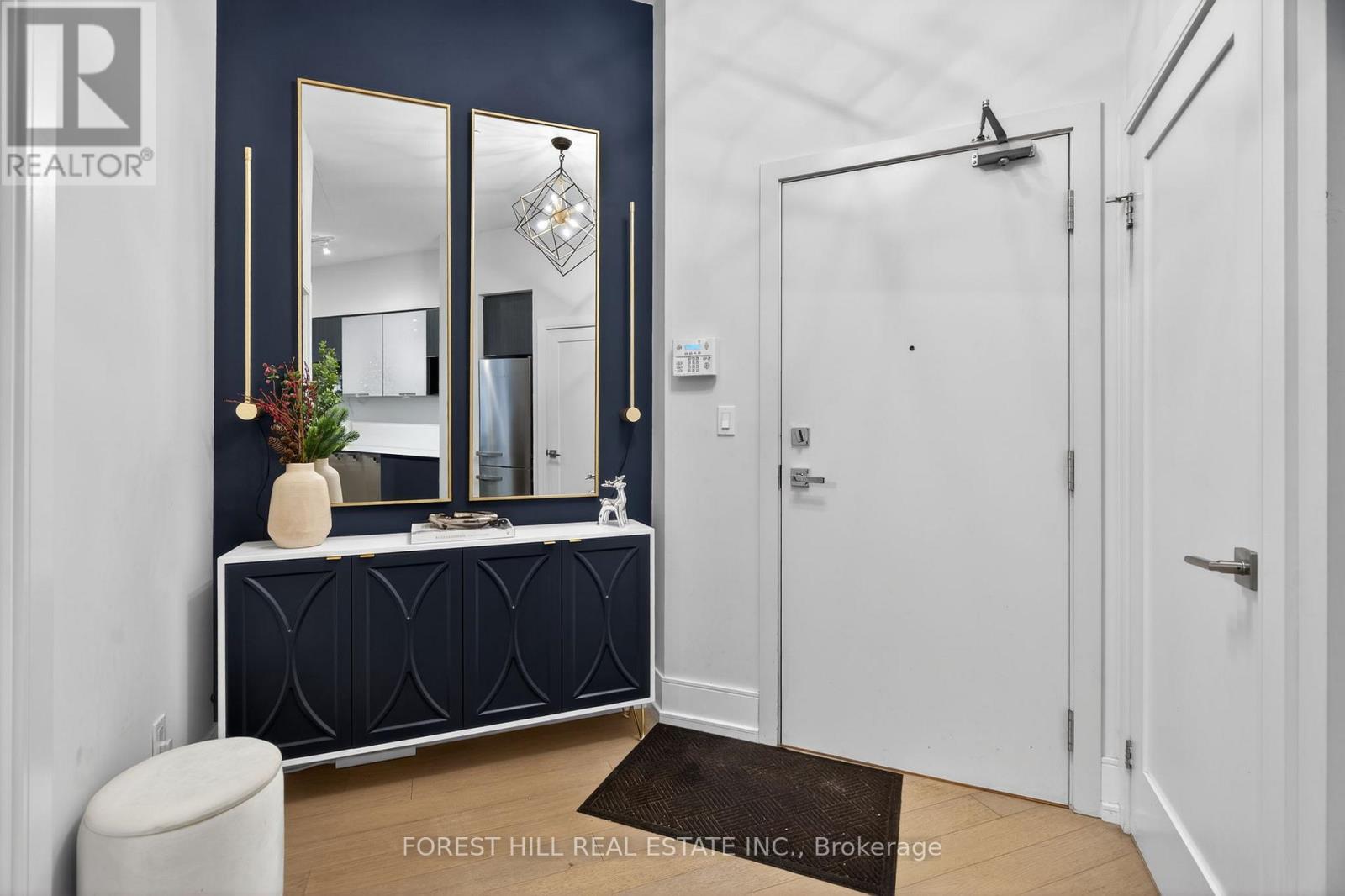 99 The Donway W, Toronto, Ontario  M3C 0N8 - Photo 3 - C12628224