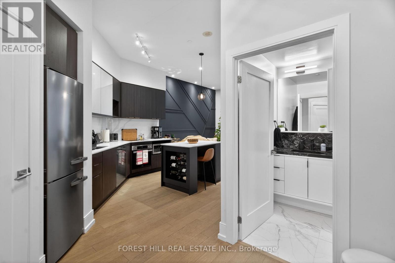 99 The Donway W, Toronto, Ontario  M3C 0N8 - Photo 4 - C12628224