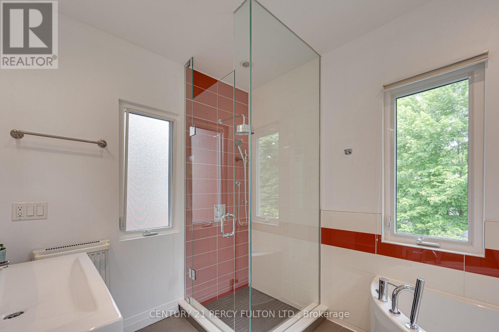 22 Columbine Avenue, Toronto, Ontario  M4L 1P3 - Photo 30 - E12628216