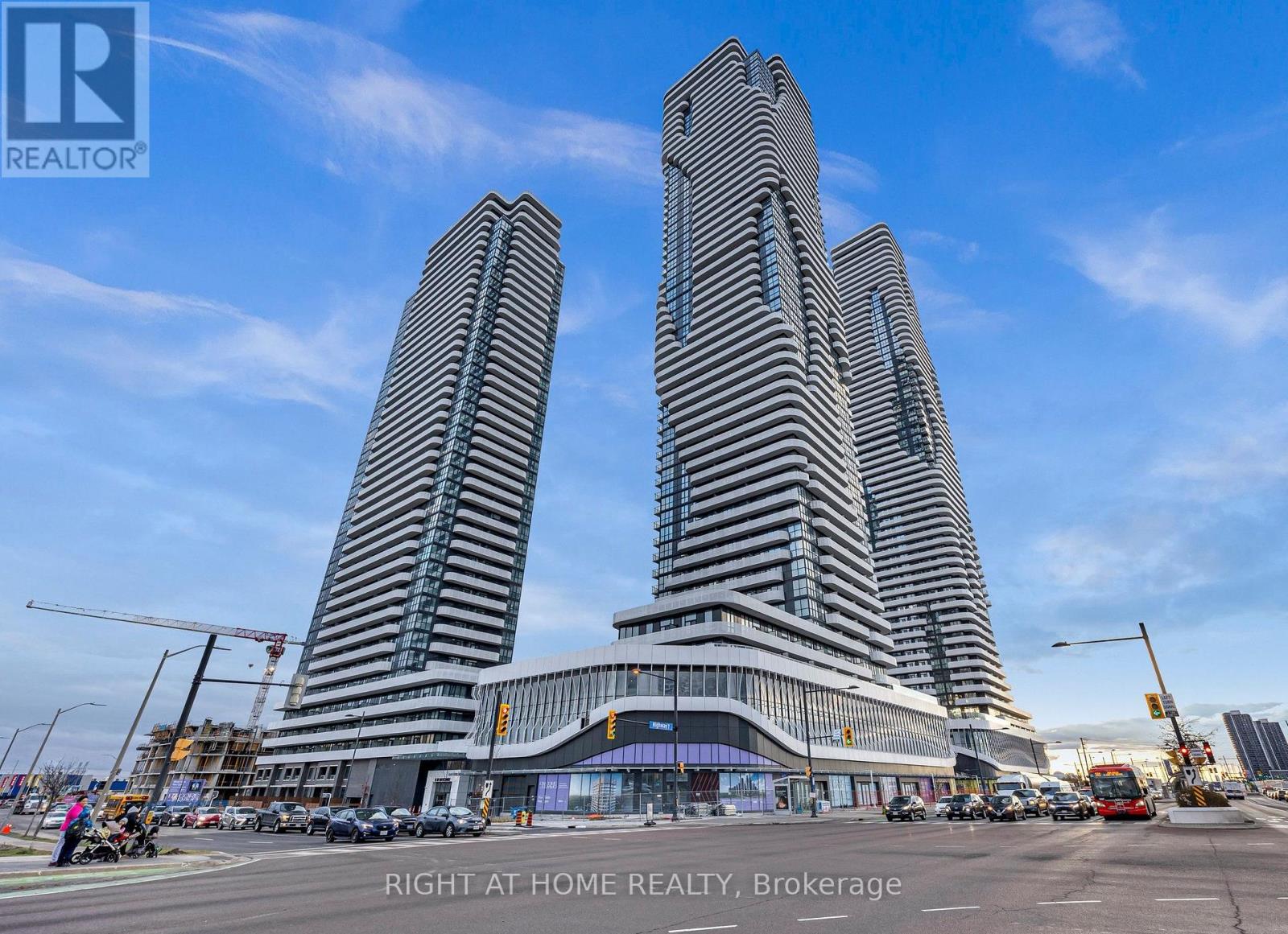 4202 - 8 INTERCHANGE WAY, Vaughan, Ontario