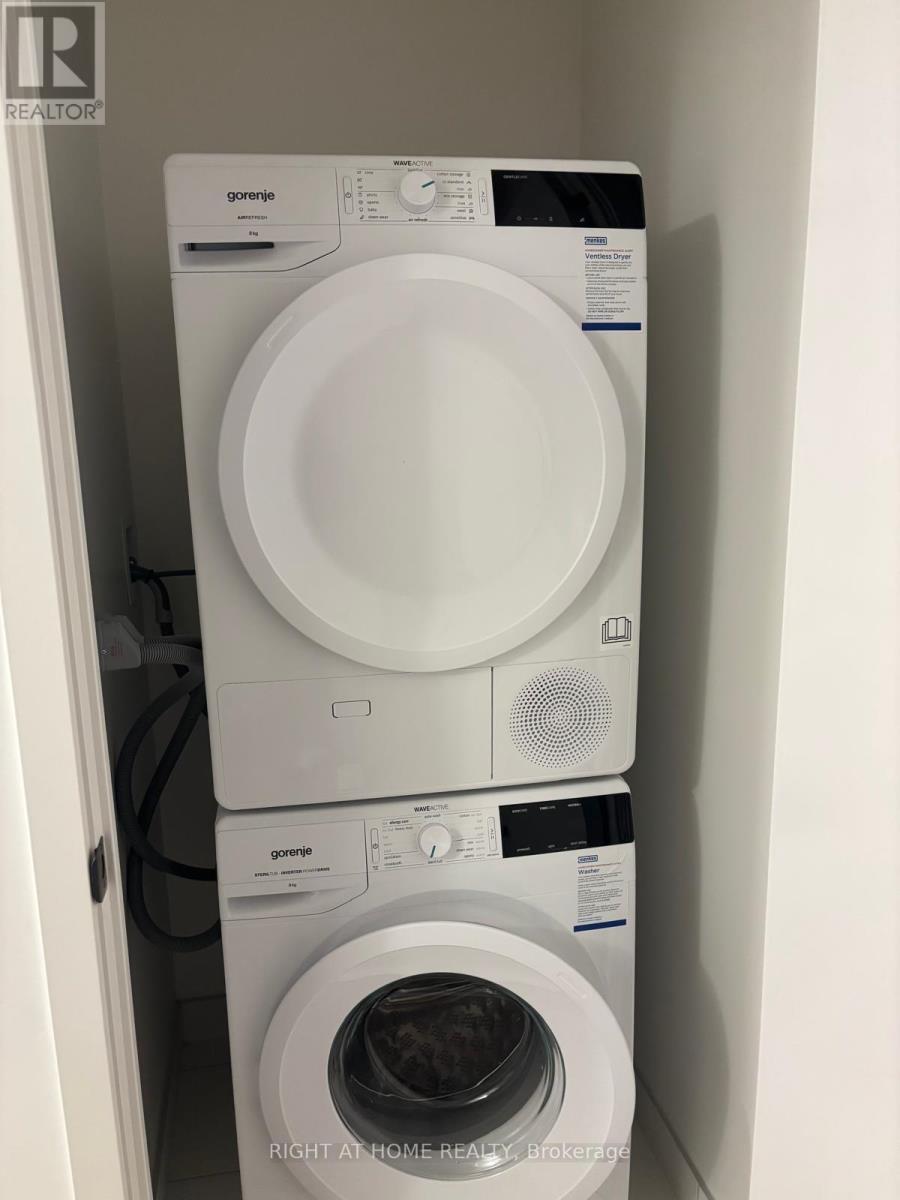 4202 - 8 Interchange Way, Vaughan, Ontario  L4K 5Z7 - Photo 8 - N12628236