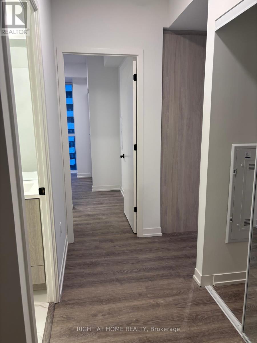 4202 - 8 Interchange Way, Vaughan, Ontario  L4K 5Z7 - Photo 9 - N12628236