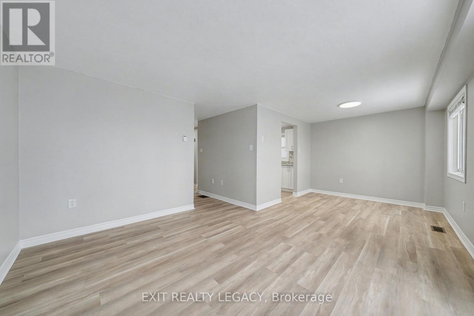 72 Ferguson Drive, Barrie (Northwest), Ontario  L4N 7B5 - Photo 12 - S12628232