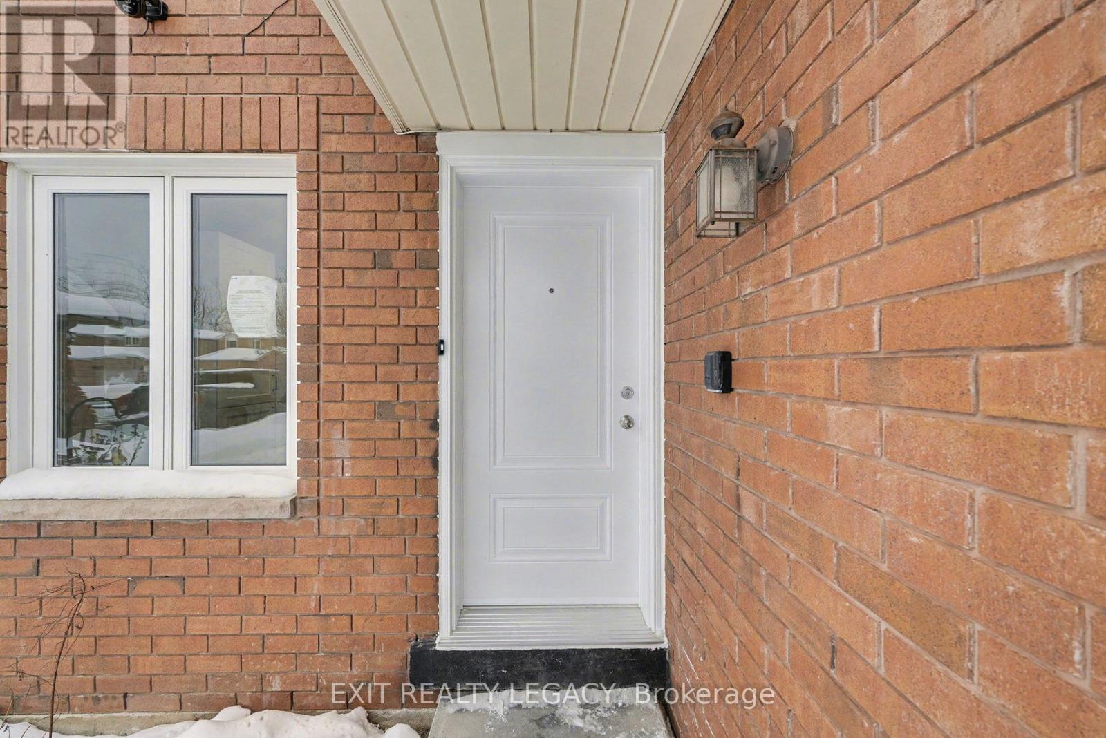 72 Ferguson Drive, Barrie (Northwest), Ontario  L4N 7B5 - Photo 2 - S12628232