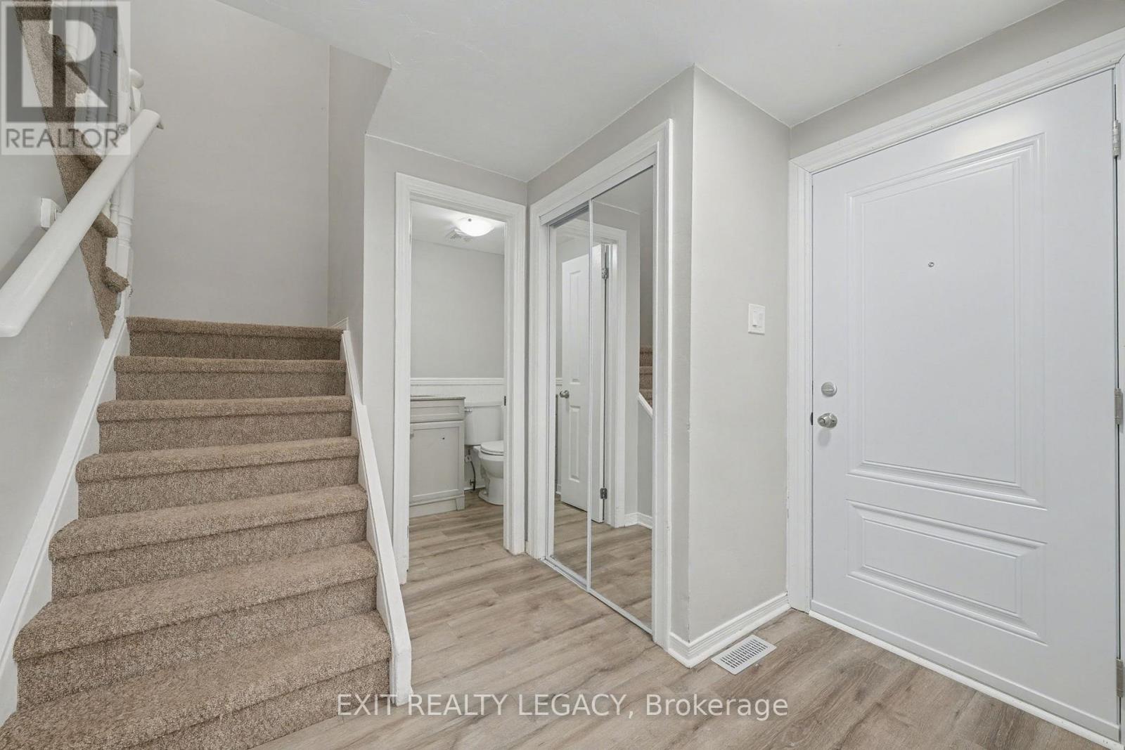 72 Ferguson Drive, Barrie (Northwest), Ontario  L4N 7B5 - Photo 5 - S12628232