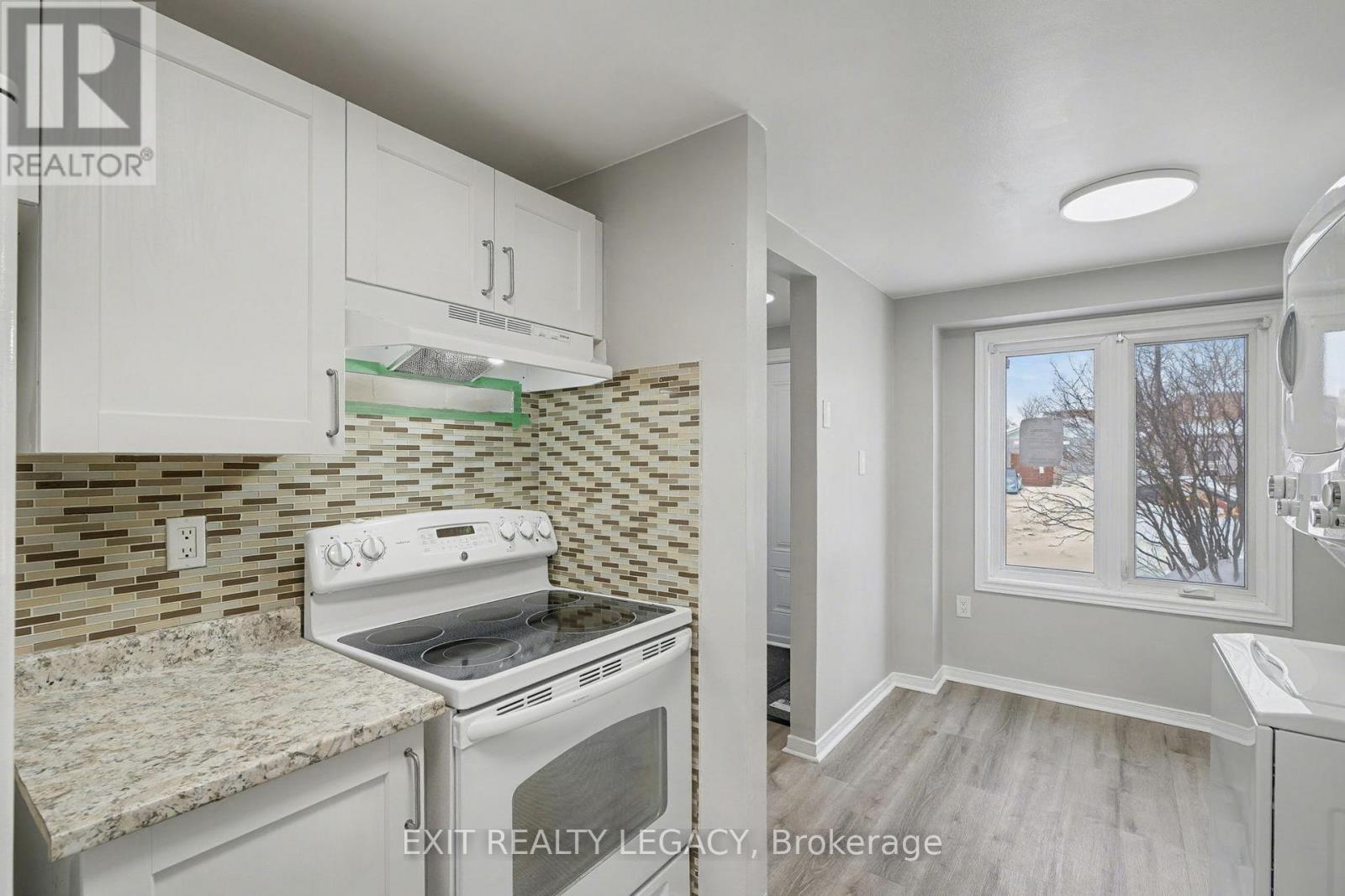 72 Ferguson Drive, Barrie (Northwest), Ontario  L4N 7B5 - Photo 9 - S12628232