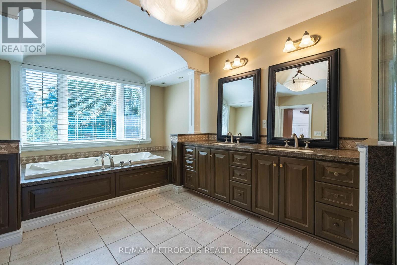 Main - 65 Woodcrest Road, Barrie (Allandale Heights), Ontario  L4N 2V6 - Photo 13 - S12628244