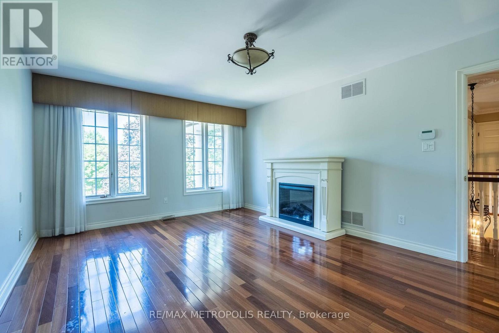 Main - 65 Woodcrest Road, Barrie (Allandale Heights), Ontario  L4N 2V6 - Photo 8 - S12628244