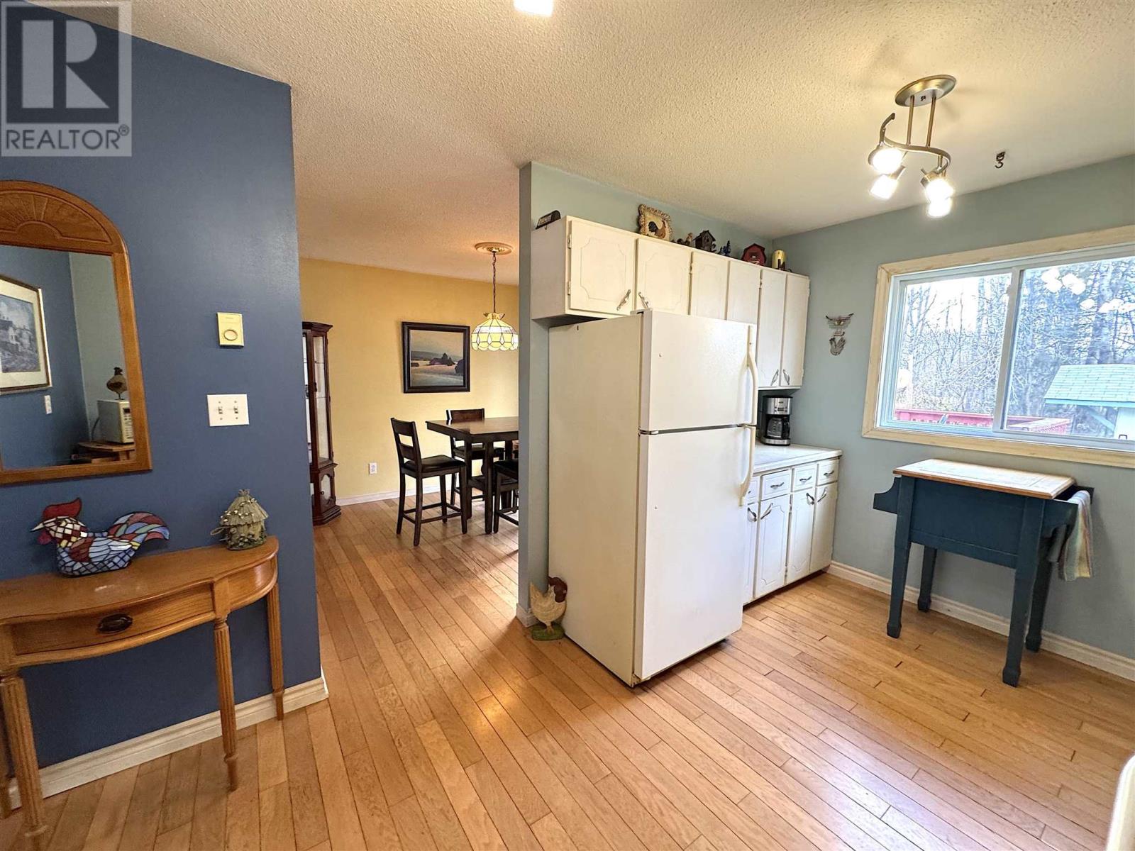 24 Muriel, Sault Ste. Marie, Ontario  P6A 6X4 - Photo 6 - SM253267