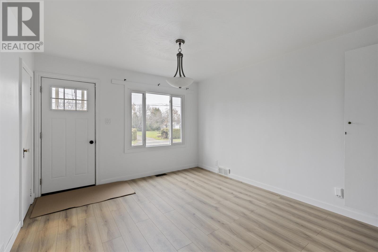 135 Carufel Ave, Sault Ste. Marie, Ontario  P6C 4T5 - Photo 5 - SM253364