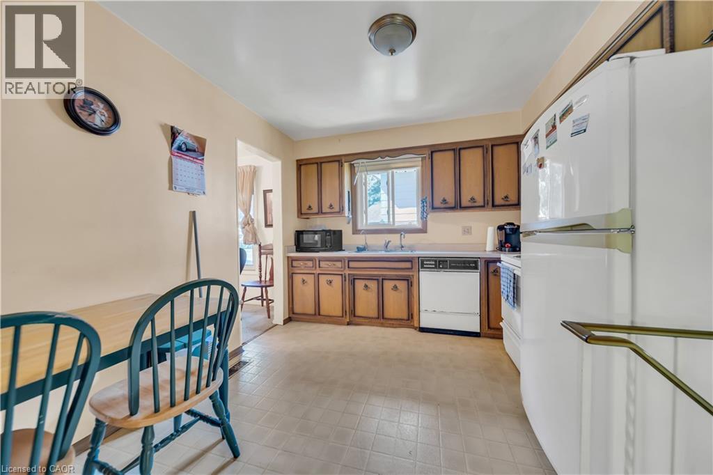 395 Mossom Place, Waterloo, Ontario  N2K 2G7 - Photo 8 - 40769985