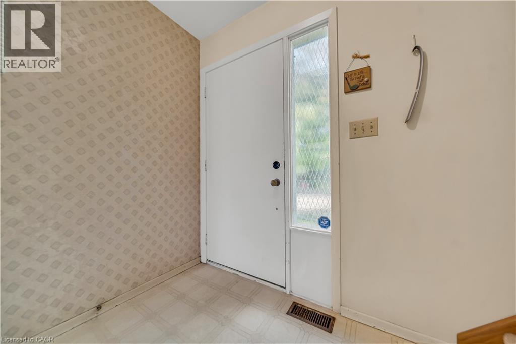 395 Mossom Place, Waterloo, Ontario  N2K 2G7 - Photo 4 - 40769985