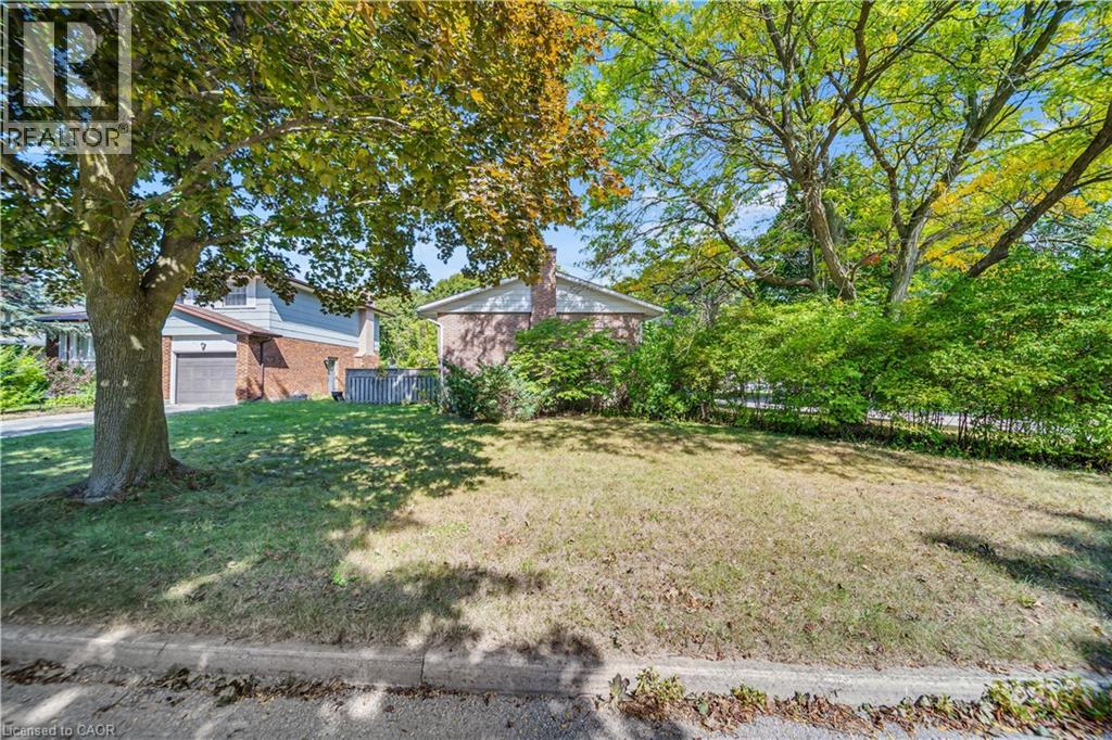 395 Mossom Place, Waterloo, Ontario  N2K 2G7 - Photo 32 - 40769985