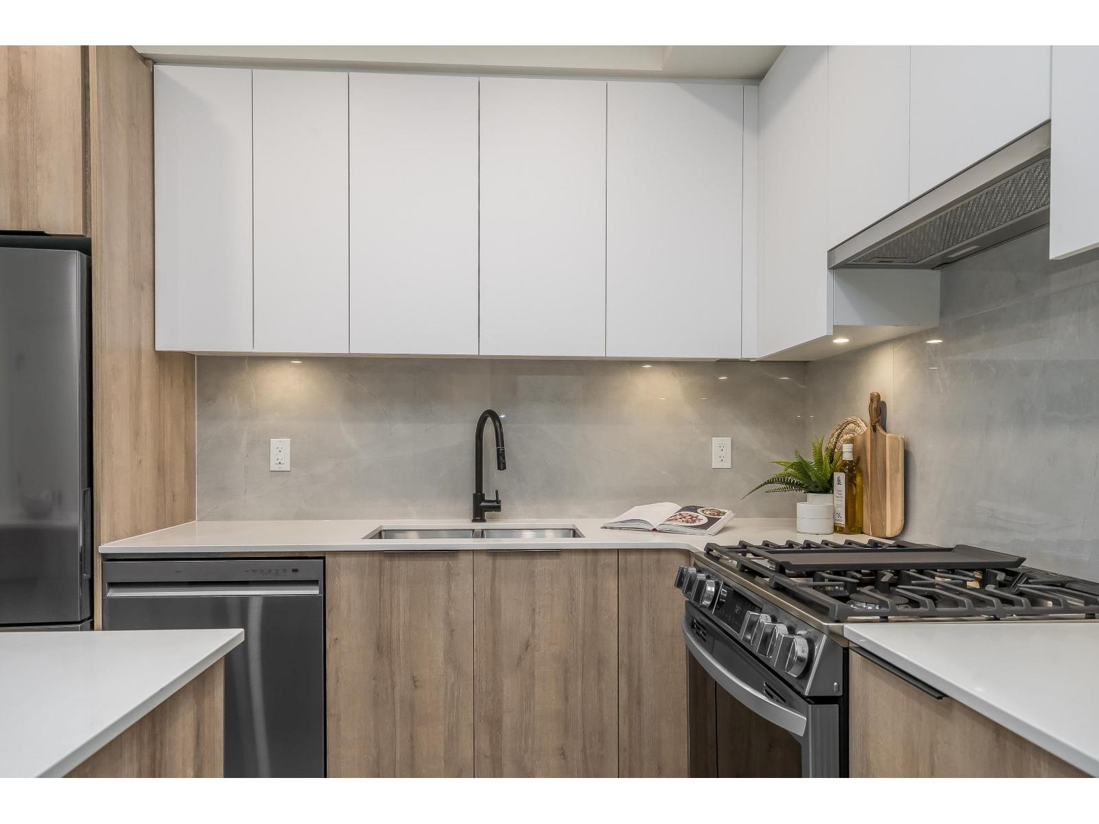 A411 7980 206a Street, Langley, British Columbia  V2Y 3Z8 - Photo 2 - R3073507