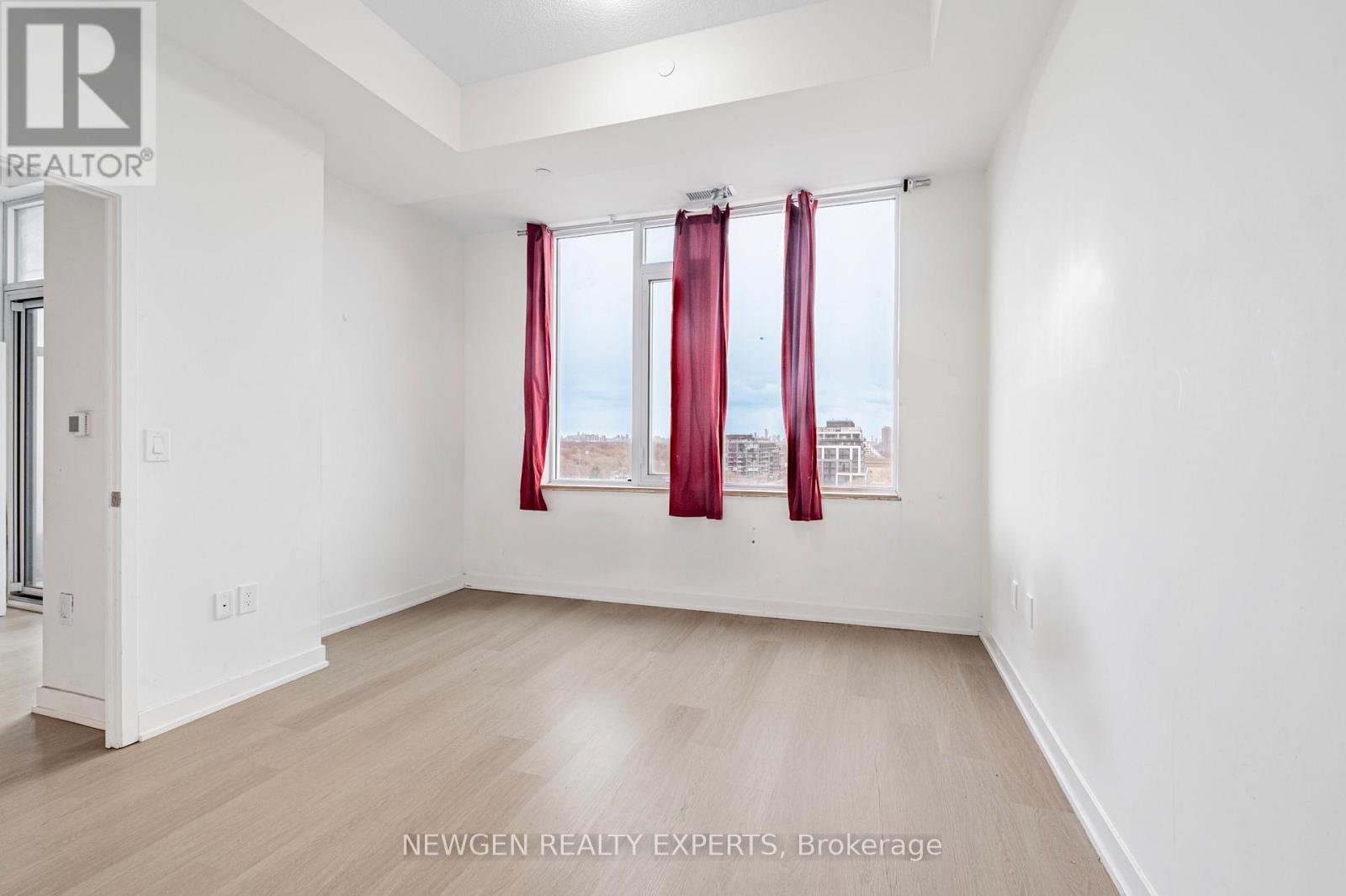 824 - 859 The Queensway, Toronto, Ontario M8Z 1N8 - Photo 11 - W12628118