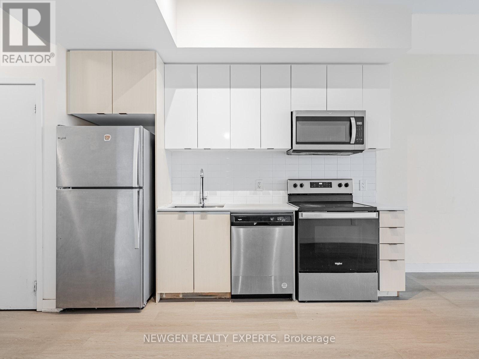 824 - 859 The Queensway, Toronto, Ontario M8Z 1N8 - Photo 4 - W12628118