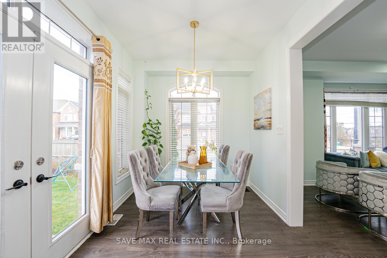 39 Divinity Circle, Brampton, Ontario  L7A 3Y4 - Photo 12 - W12628154