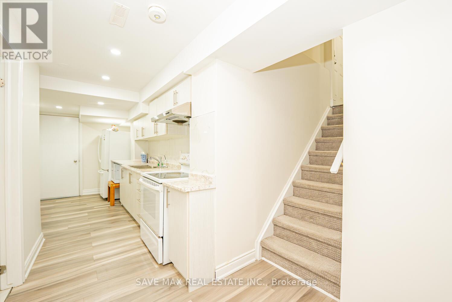 39 Divinity Circle, Brampton, Ontario  L7A 3Y4 - Photo 34 - W12628154