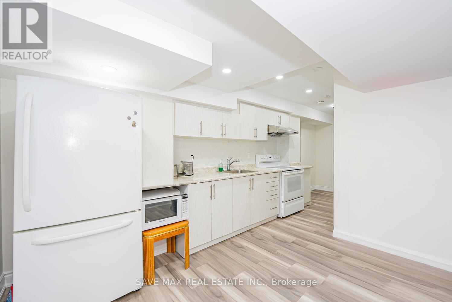 39 Divinity Circle, Brampton, Ontario  L7A 3Y4 - Photo 35 - W12628154